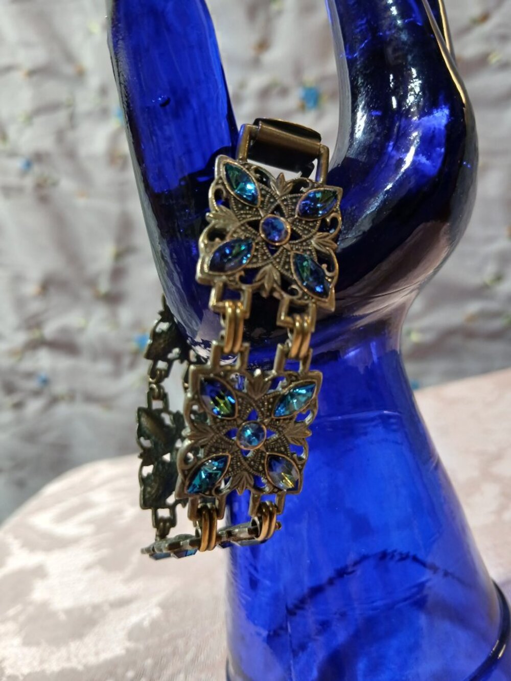Banana Bob Vintage bracelet Antique brass with blue crystal